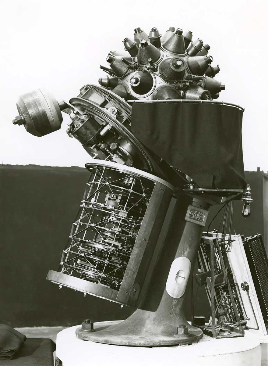 First Planetarium Projector